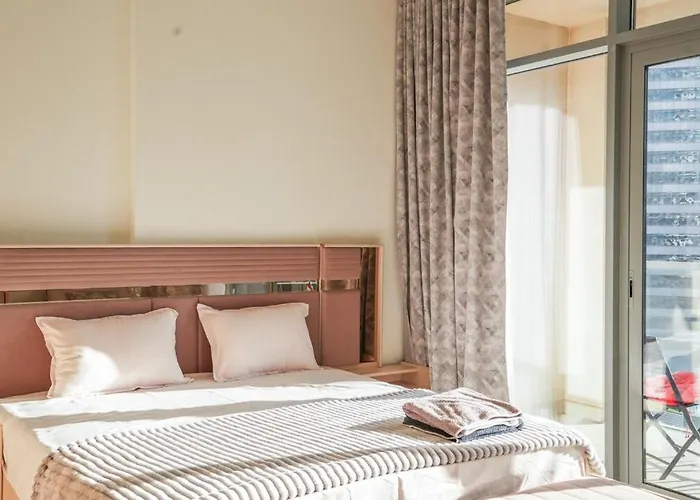 Dreamshoma-1B Spacious Apartment